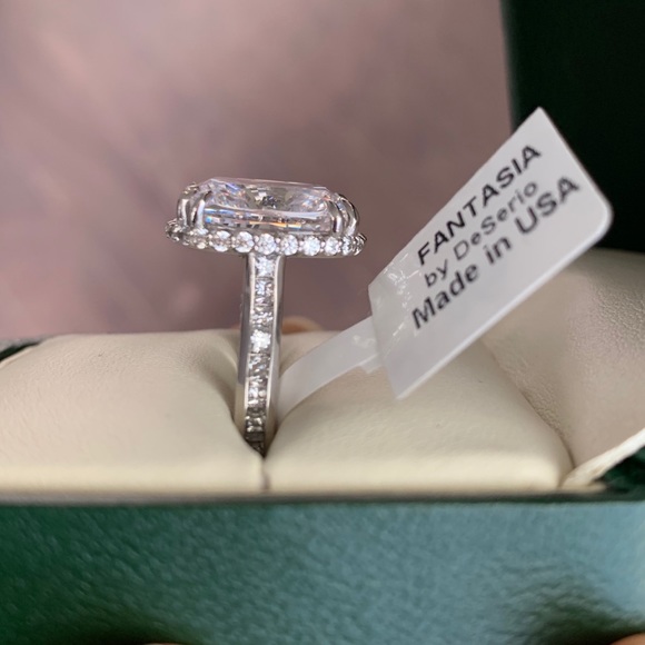 Stunning Elongated Cushion Cut 14k white gold Ring - Picture 3 of 8